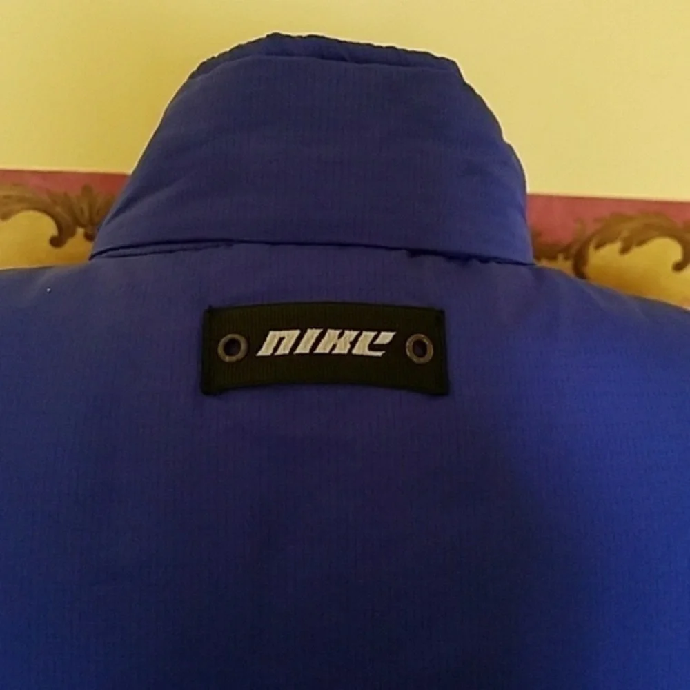 WOMAN'S NIKE OUTDOOR VEST (sz 12-14)‎